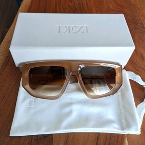 Dezi Backtrack Sunglasses Brand New